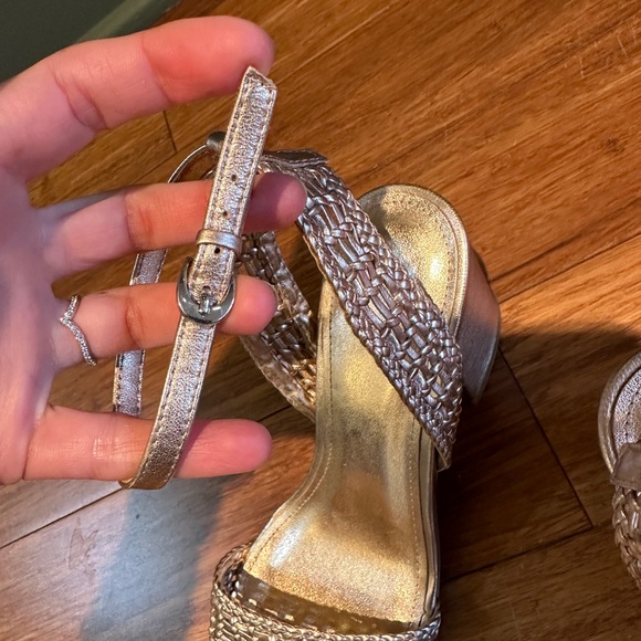 MARC FISHER Metallic Block Heel - Picture 6 of 6